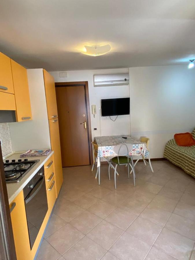 Appartamento Casa Vacanze 70M2 阿尔巴·阿德里亚蒂卡 外观 照片