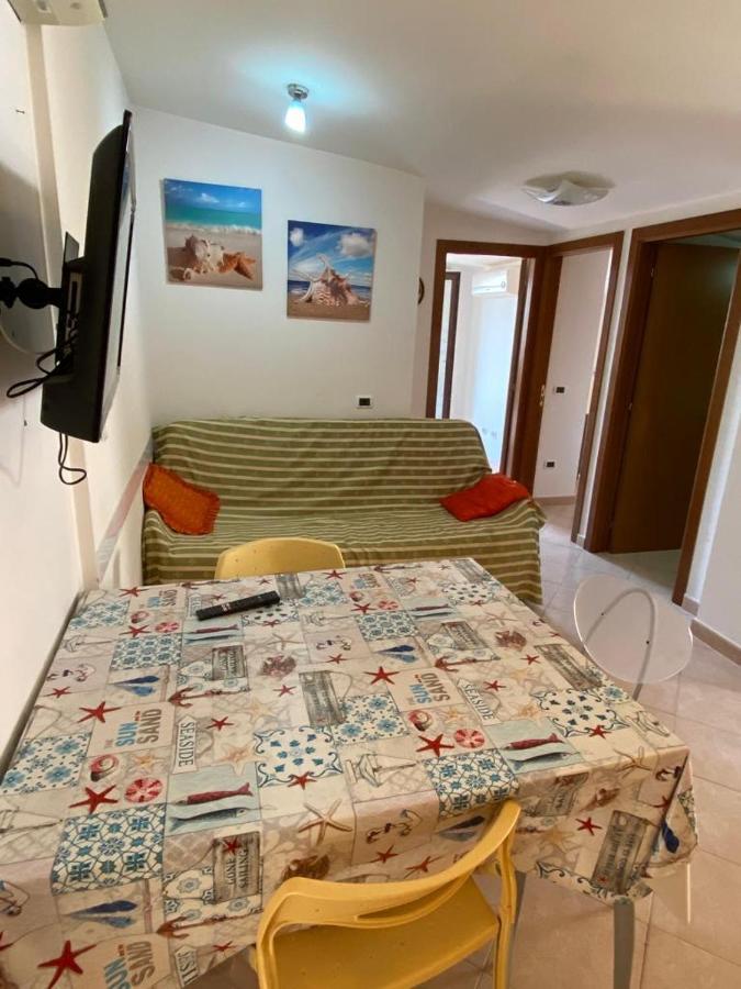 Appartamento Casa Vacanze 70M2 阿尔巴·阿德里亚蒂卡 外观 照片