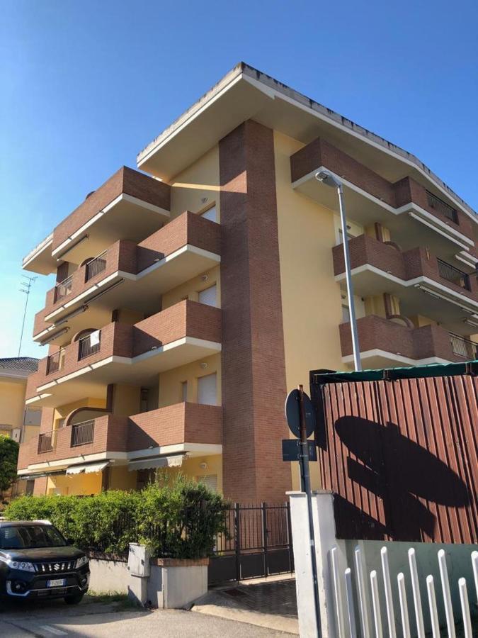 Appartamento Casa Vacanze 70M2 阿尔巴·阿德里亚蒂卡 外观 照片